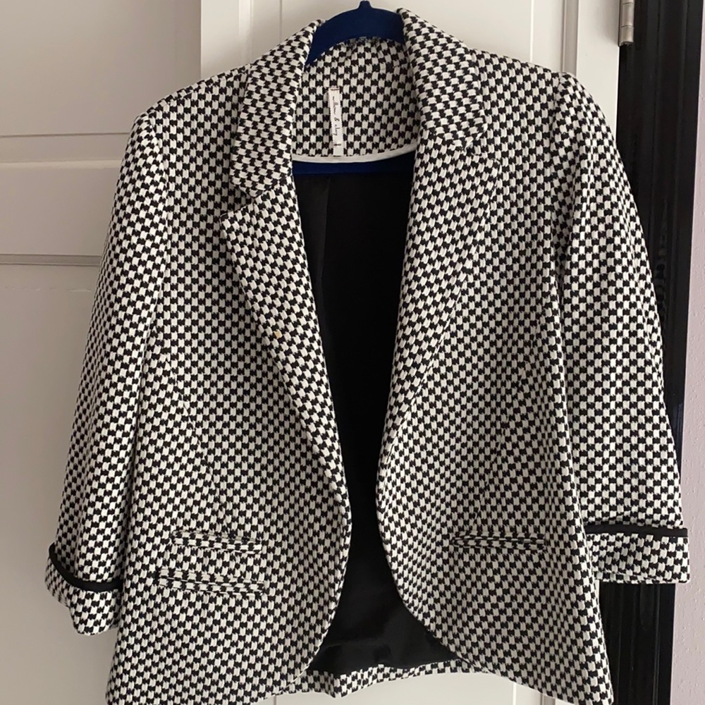 Willow & Clay houndstooth blazer